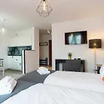 Rentplanet - Apartamenty Sandomierska 3